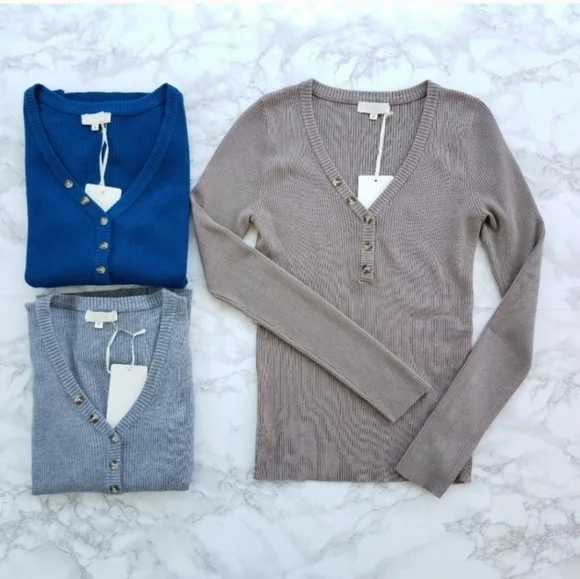 Mocha Long Sleeve Ribbed Knit V-Neck Henley Top - Picture 7 of 10